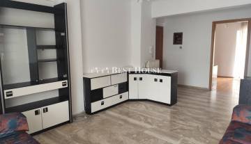 6. L7600 2.jpg